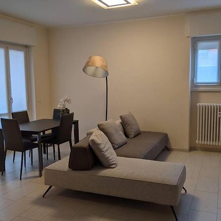Modern Apartment - Como Centro Bagian luar foto