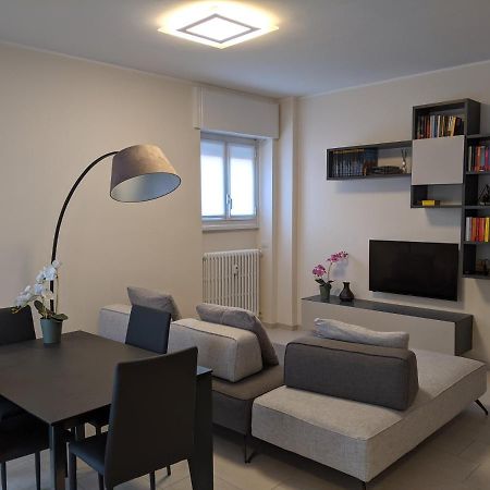 Modern Apartment - Como Centro Bagian luar foto